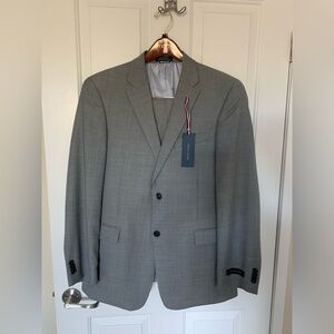 TOMMY HILFIGER Gray Classic Fit Suit Jacket 40R Pants 33x30 Retail $600 NEW